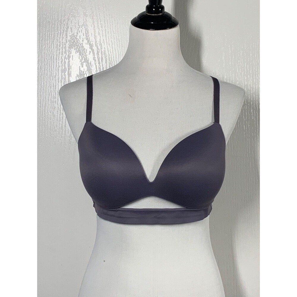 Victoria’s Secret “incredible “ Wireless Push Up Bra Size 36C Tornado Purple